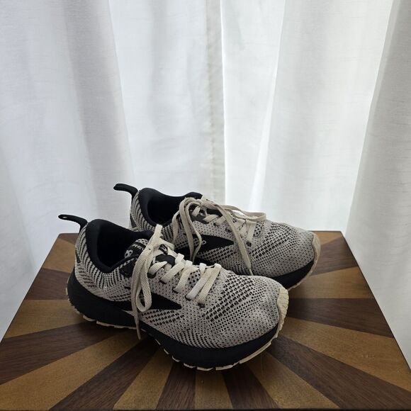 Brooks Revel 5 Womens Sz 6 B Running Shoes White Black Sneakers Athletic Gym Jog - Picture 2 of 13